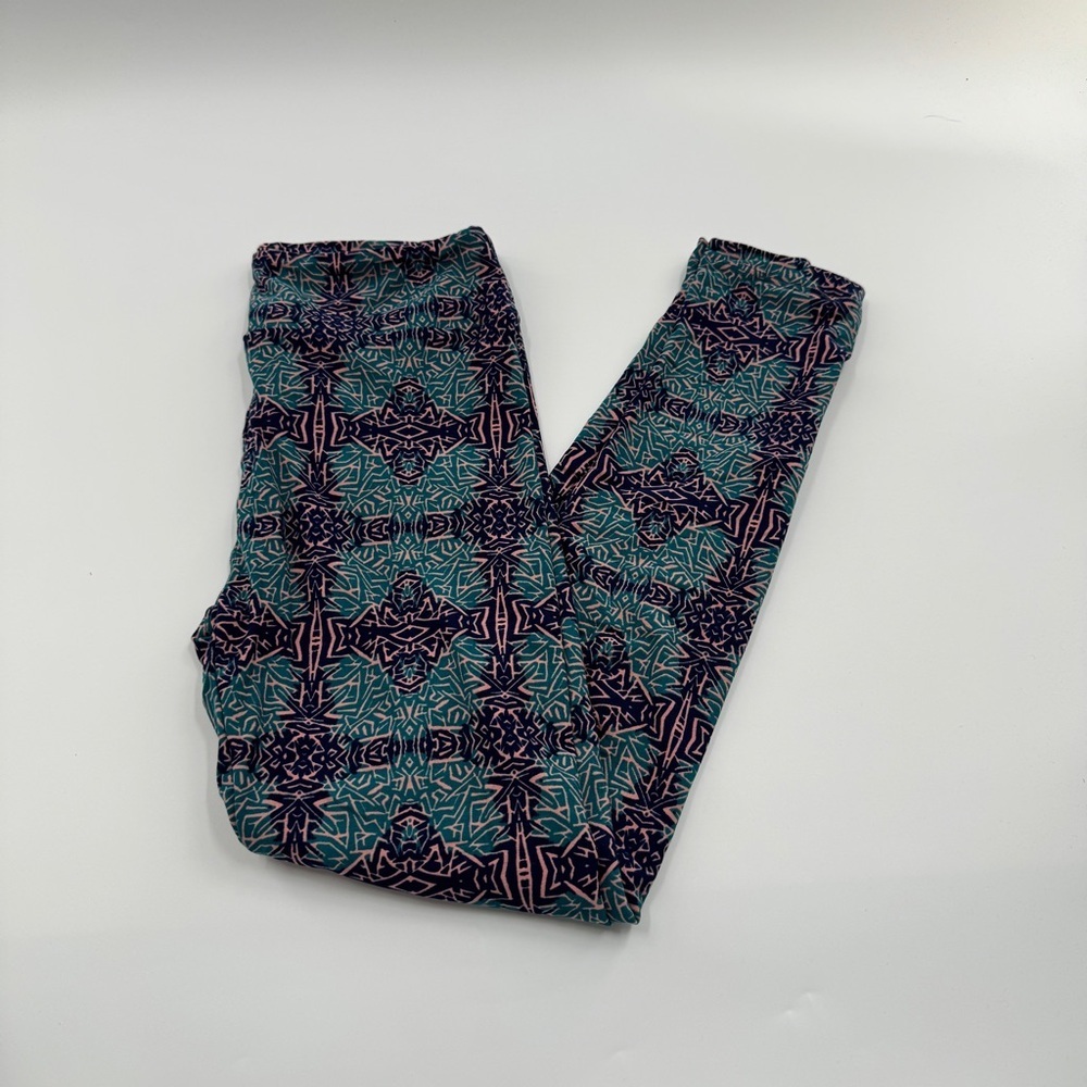 LuLaRoe One Size (OS) Leggings – Buttery Soft Stretchy Printed Leggings
